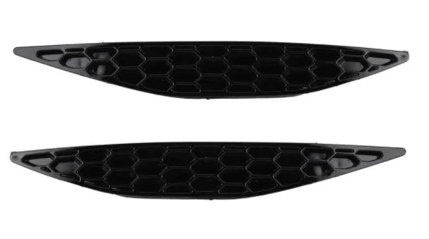 Honeycomb Style Rear Reflector Strip Covers in Gloss Black for Volkswagen Golf MK7 & MK7.5 (2013-2019) - Image 2