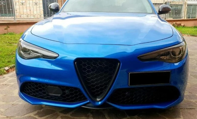 Alfa Romeo Giulia Black / Carbon Fibre Headlight Eyebrows - Image 3