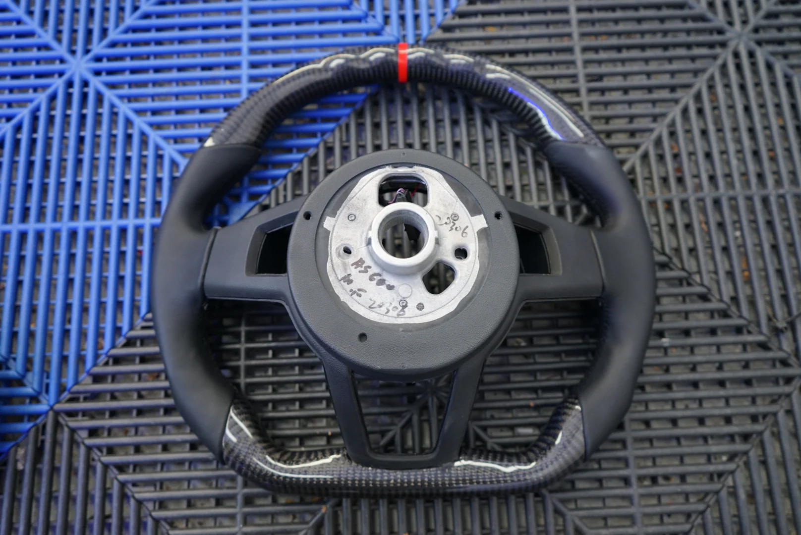 Audi TT MK3 Carbon Fibre Steering Wheel - SWAUTT1 - Image 8