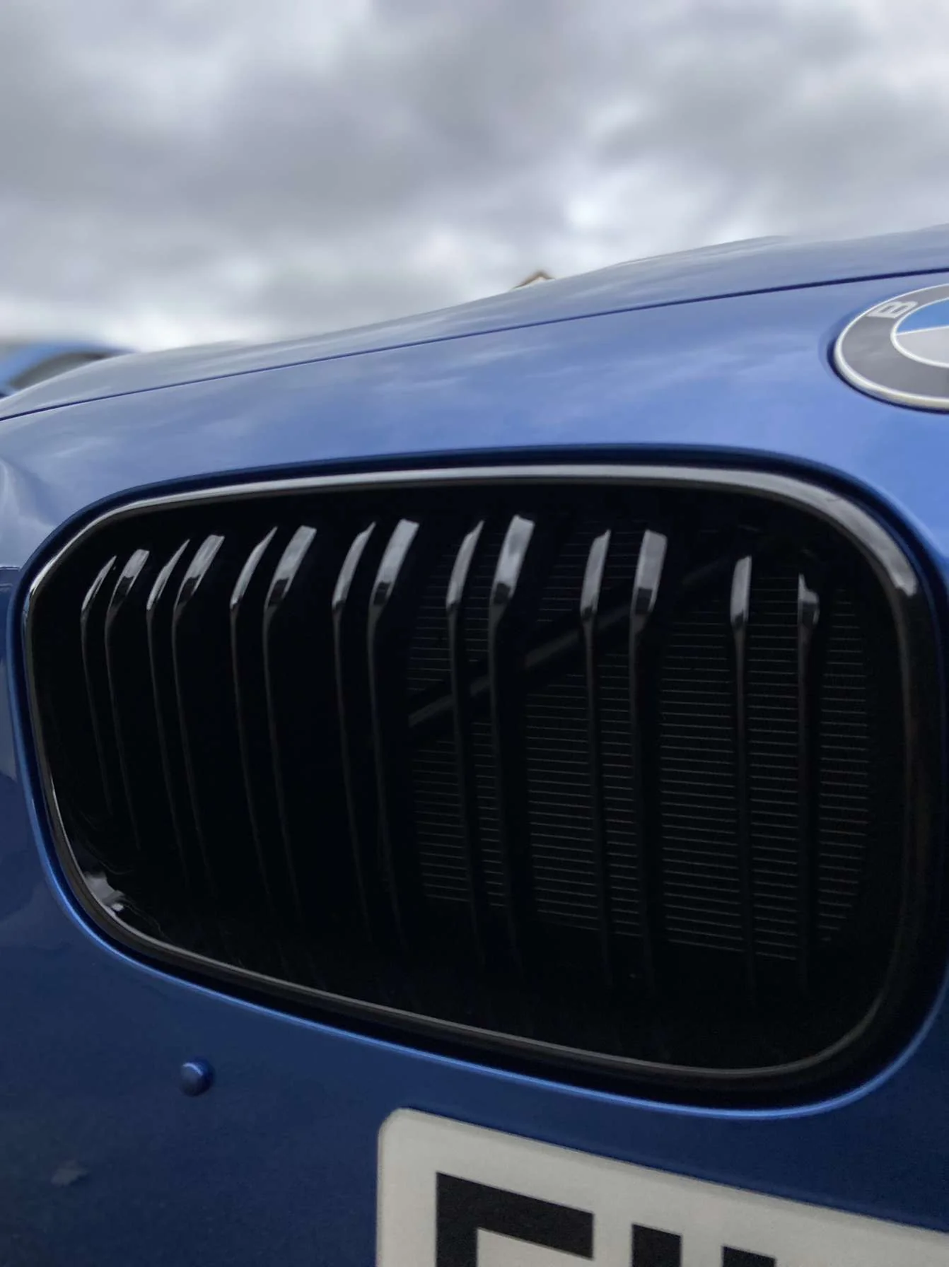 BMW 1 Series F21 Double Slat Gloss Black Kidney Grilles Pair (2015 - 2021) - Image 4