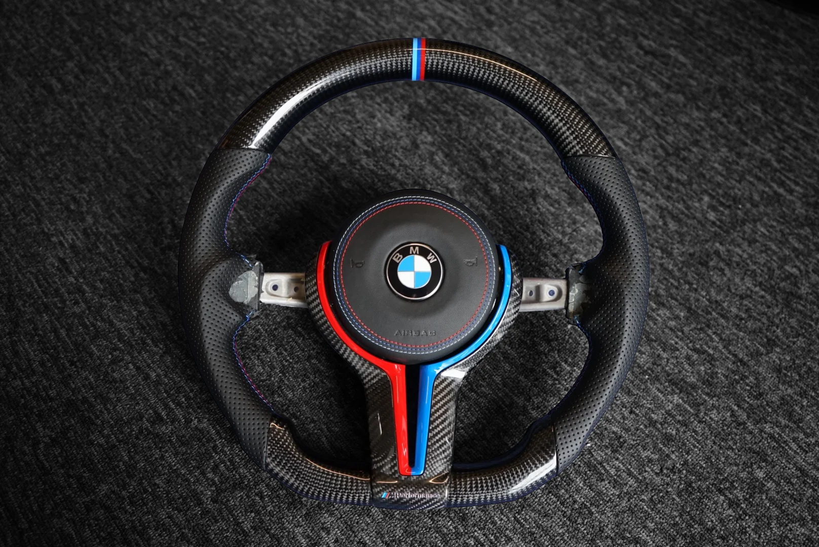 BMW 1 Series F21 / M135i / M140i Custom Carbon Fibre Steering Wheel (2015 - 2020) - Image 5