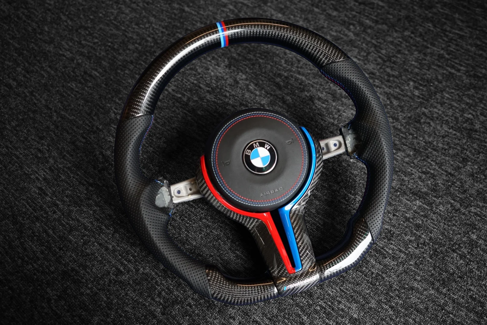 BMW 1 Series F21 / M135i / M140i Custom Carbon Fibre Steering Wheel (2015 - 2020) - Image 6