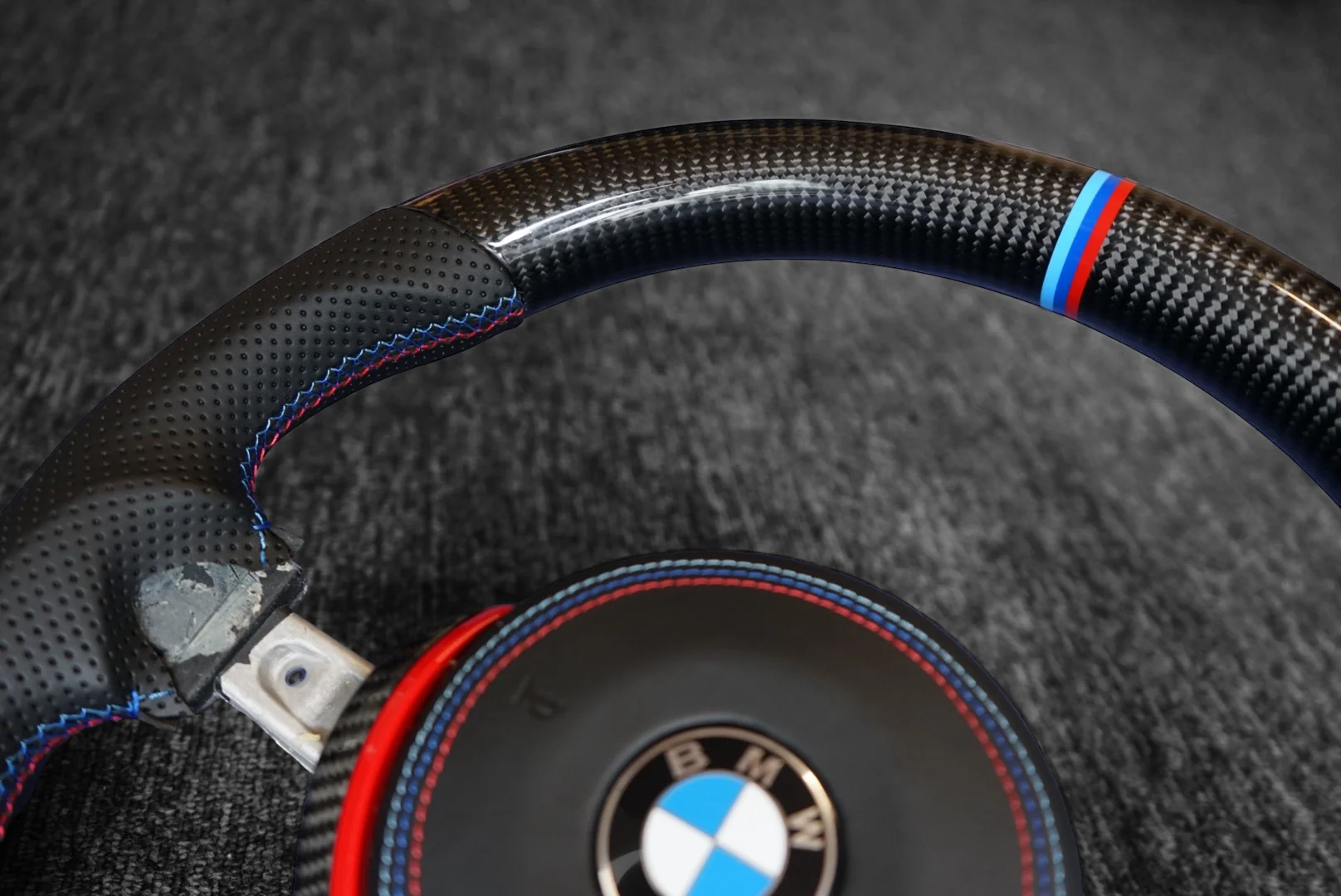 BMW 1 Series F21 / M135i / M140i Custom Carbon Fibre Steering Wheel (2015 - 2020) - Image 8