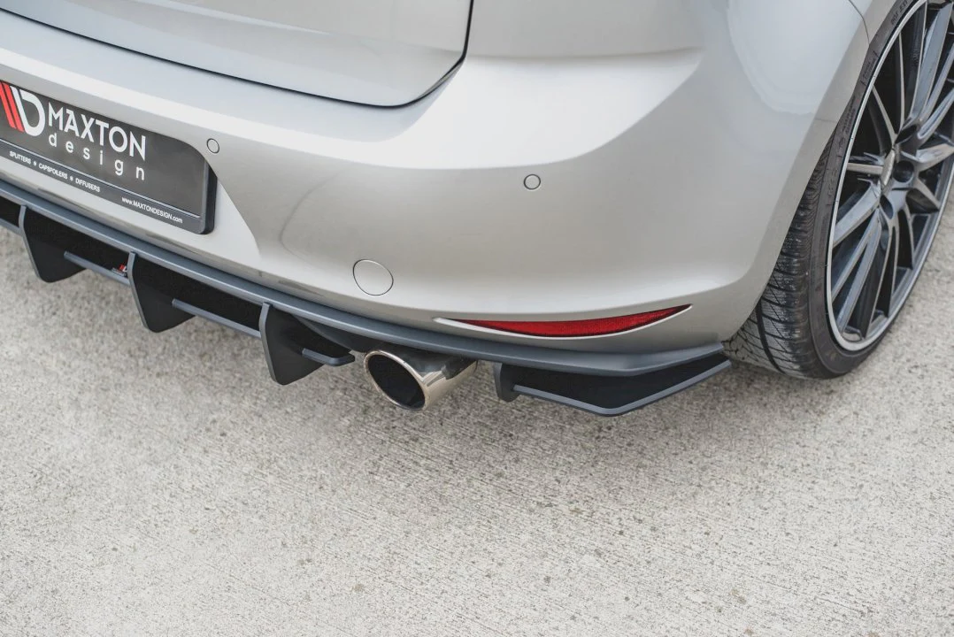 Maxton Design Racing Rear Side Splitters/Spats V.1 for Volkswagen Golf MK7 GTI (2013-2016) - Image 3