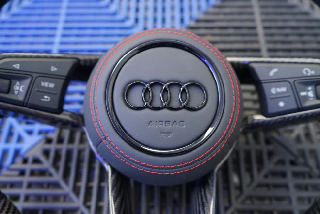 Audi TT MK3 8S Carbon Fibre Custom Steering Wheel (2015-2023 Models) - Image 4
