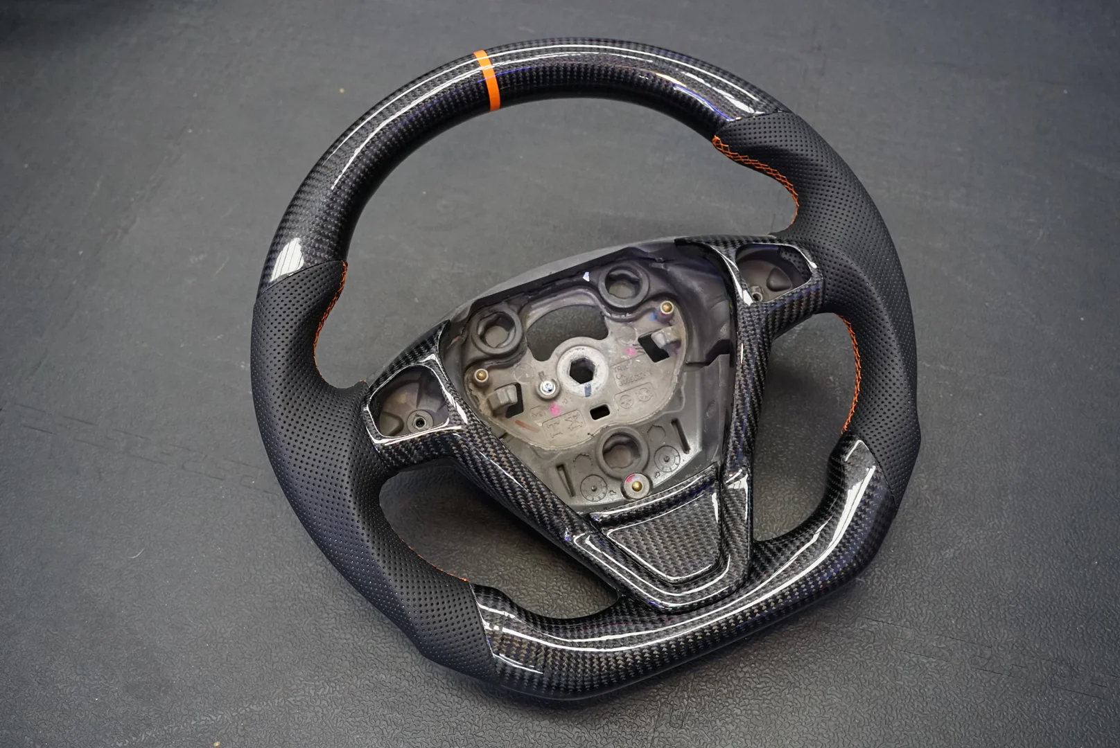 Ford Fiesta MK7 / MK7.5 Carbon Fibre Steering Wheel - SWFIESTA20 - Image 3