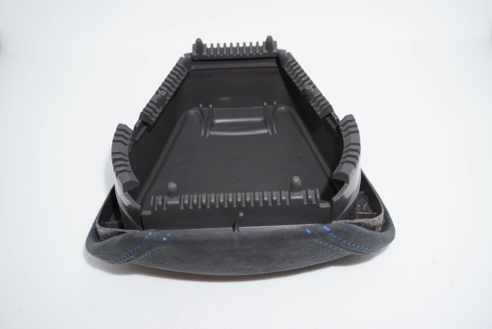 Ford Fiesta MK7 / MK7.5 Premium Alcantara Stitched Steering Wheel Airbag Cover (DIVERSION) - Image 6