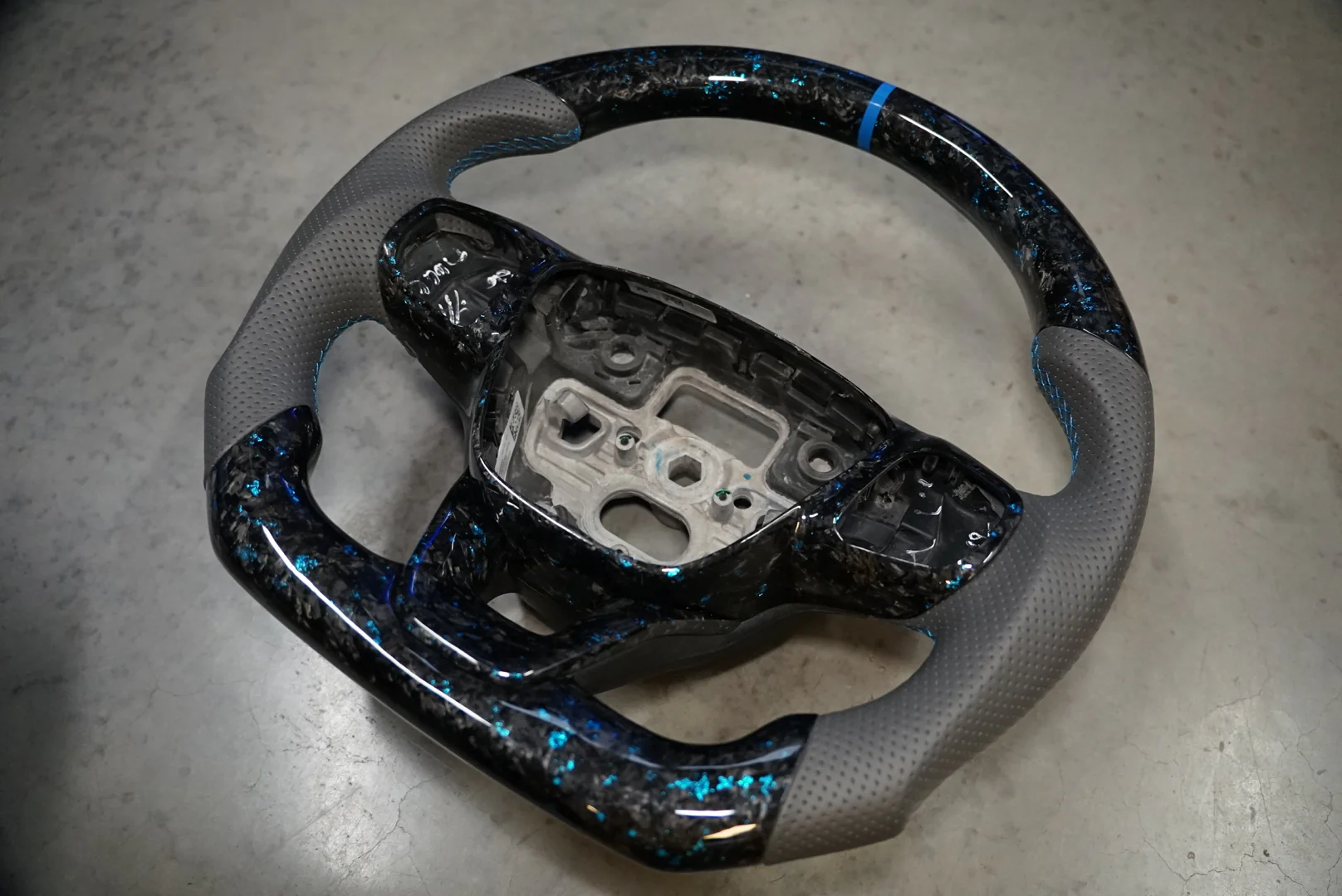 Ford Fiesta MK8 / Focus MK4 / Kuga / Puma / Custom Leather Steering Wheel - SWFIESTAMK85 - Image 3