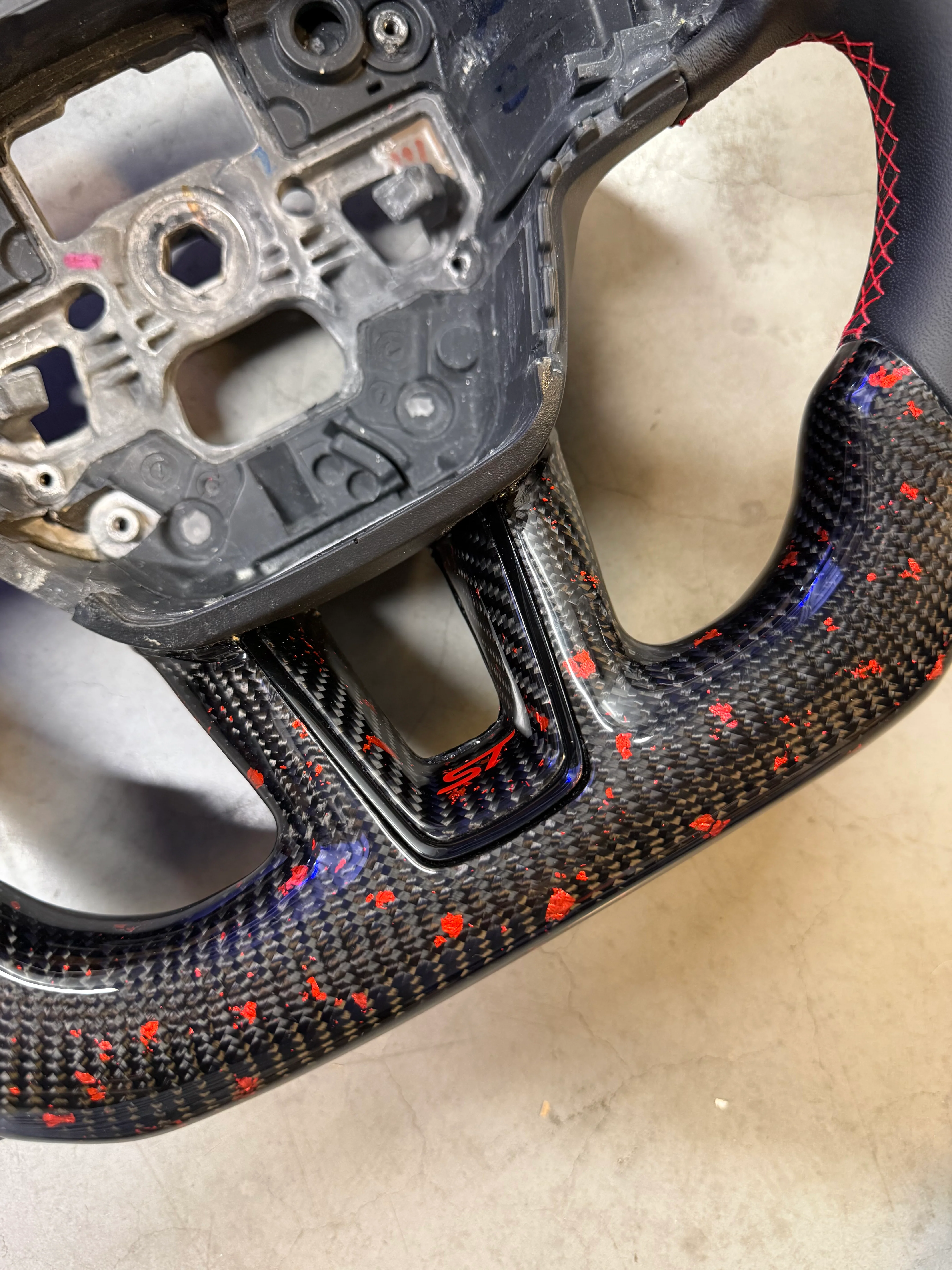 Ford Focus MK3/3.5 Carbon Fibre Steering Wheel 2011 - 2018 - SWFOCMKIII6 - Image 4