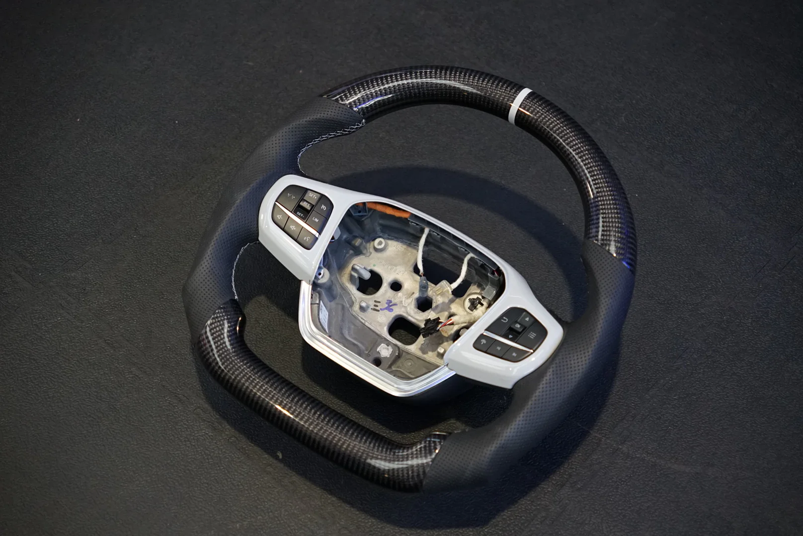 Ford Puma 2023+ Carbon Fibre Custom Steering Wheel (IN STOCK / SWPUMA1) - Image 4