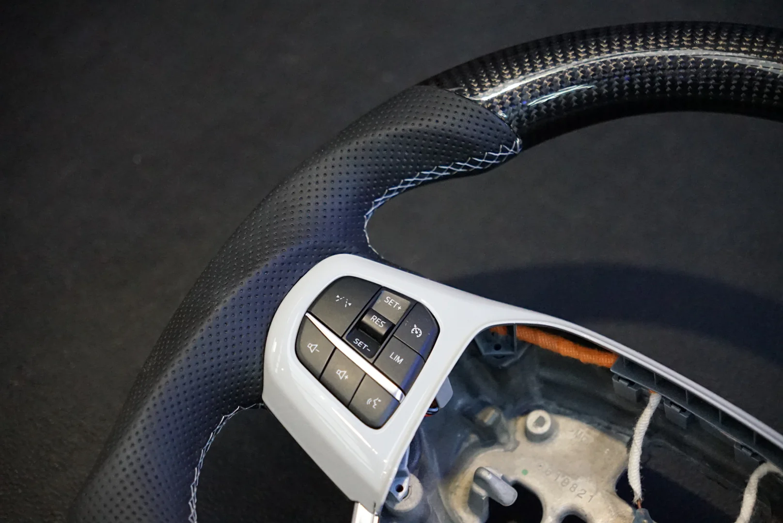 Ford Puma 2023+ Carbon Fibre Custom Steering Wheel (IN STOCK / SWPUMA1) - Image 8