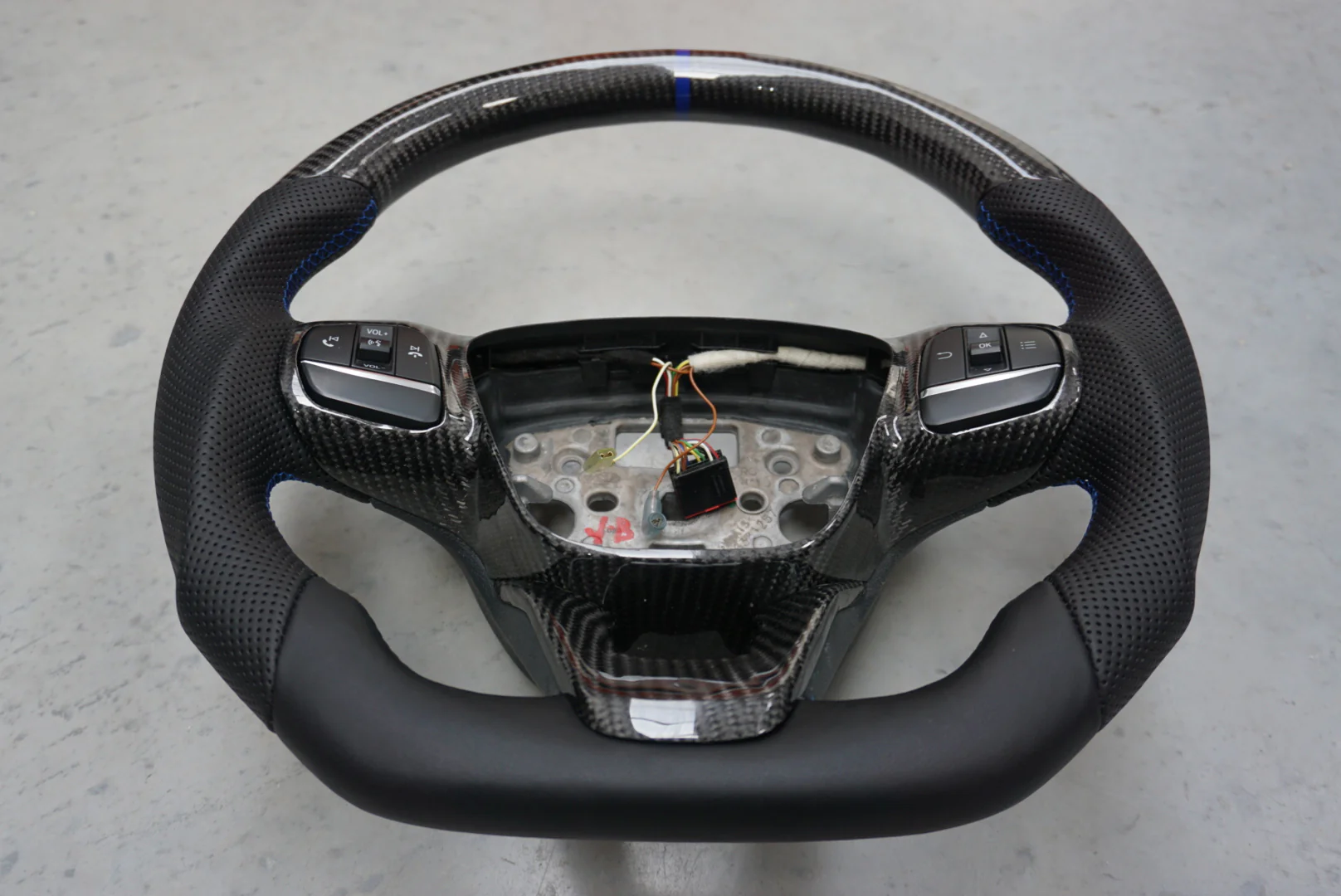 Ford Transit Carbon Fibre Custom Steering Wheel (2018 - Present) - Image 6