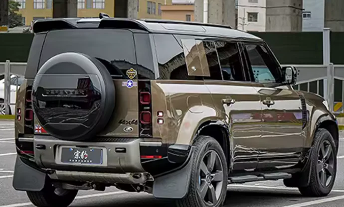 Land Rover Defender 90/110 Gloss Black Spoiler (2019-2023 Models) - Image 2