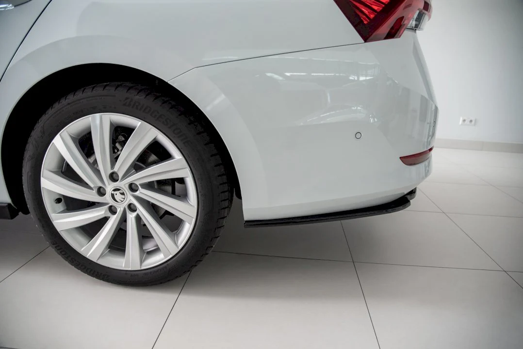 Maxton Design Central Rear Splitter for Skoda Octavia MK4 (2019+) - Image 2