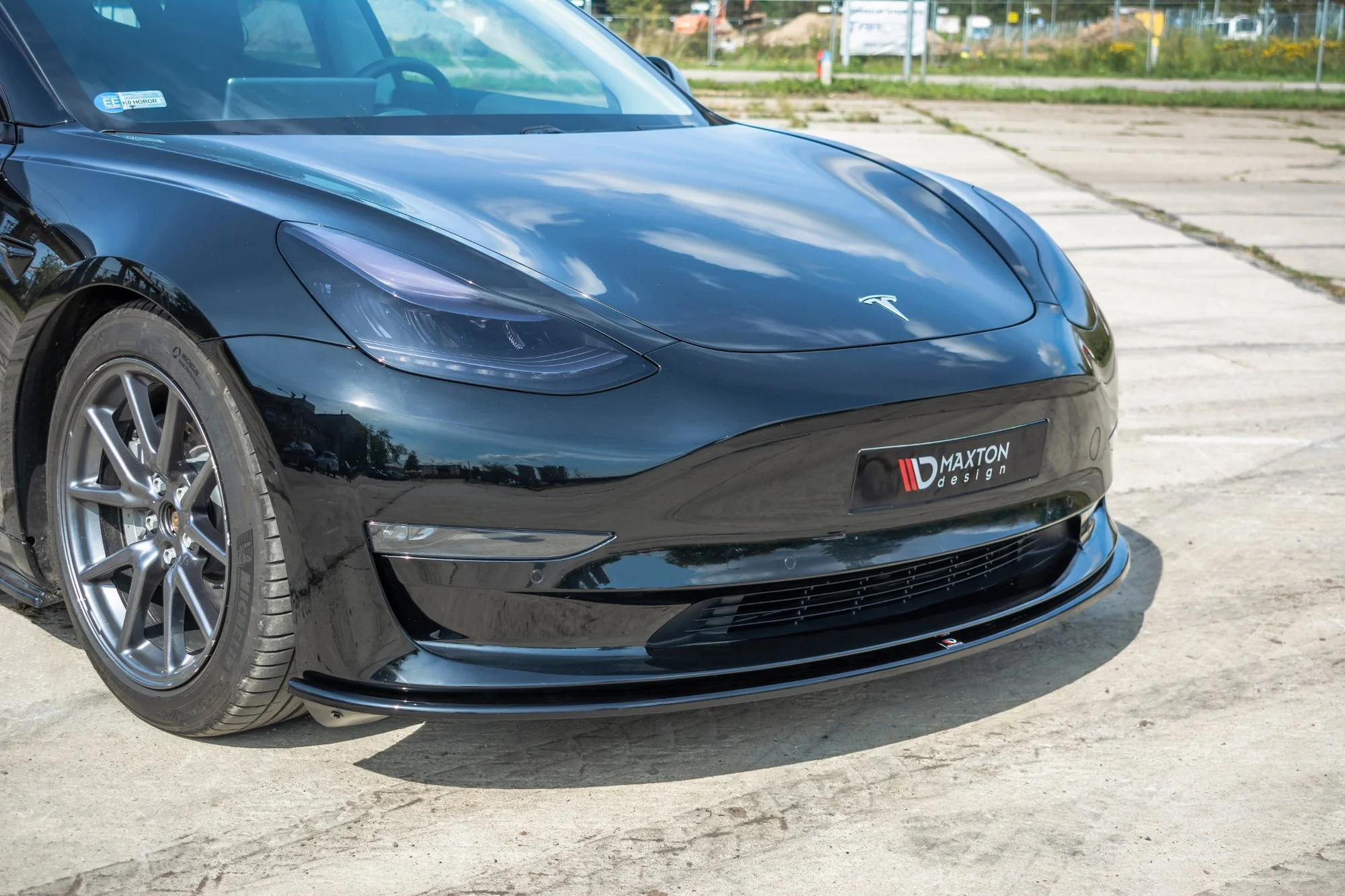 Maxton Design Front Splitter Tesla Model 3 (2017+) - Image 3