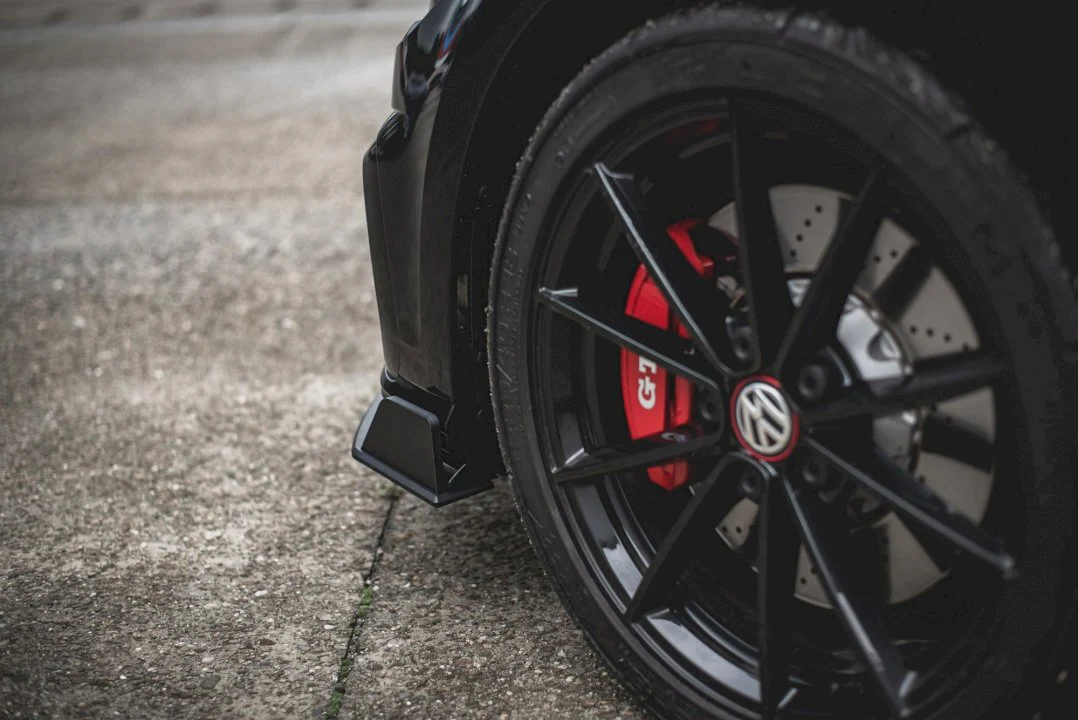 Maxton Design Racing Front Splitter For Volkswagen Golf MK7.5 GTI TCR (2019) - Image 4