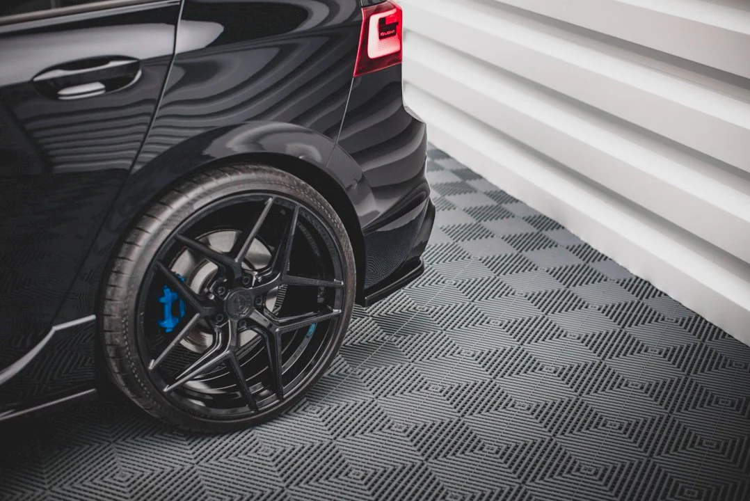 Maxton Design Rear Side Splitters/Spats For Volkswagen Golf MK8 R (2020+) - Image 3
