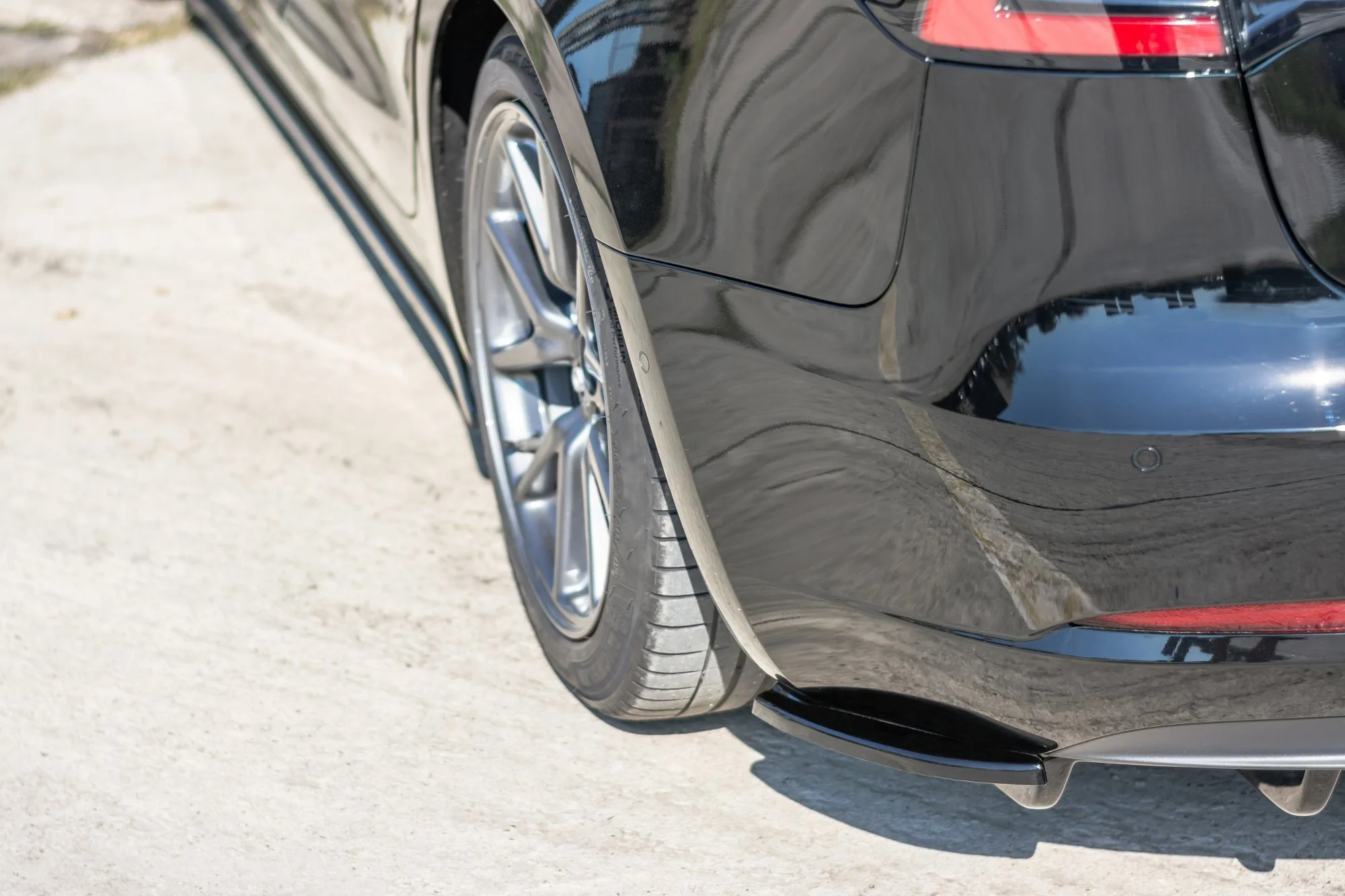 Maxton Design Rear Side Splitters V1 Tesla Model 3 (2017+) - Image 2
