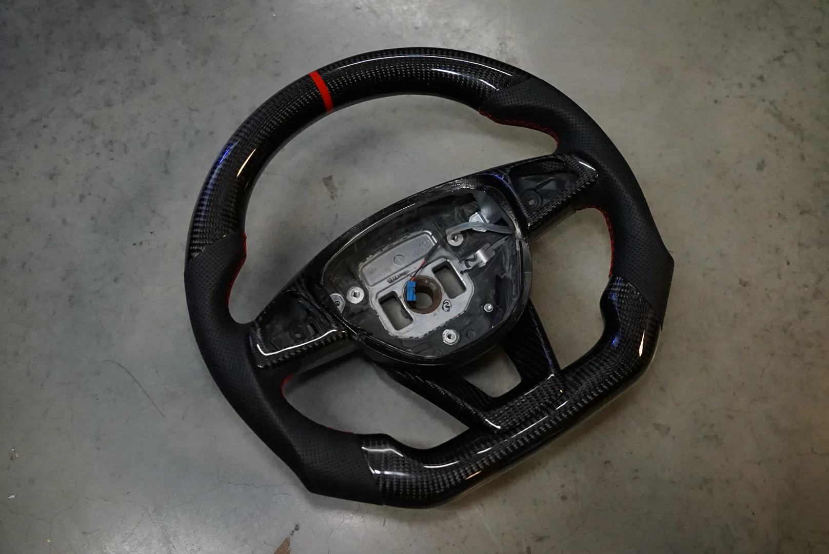 Mercedes A CLASS W176 FL 2013+ Carbon Fibre Steering Wheel - SWMERCACLASS1 - Image 2