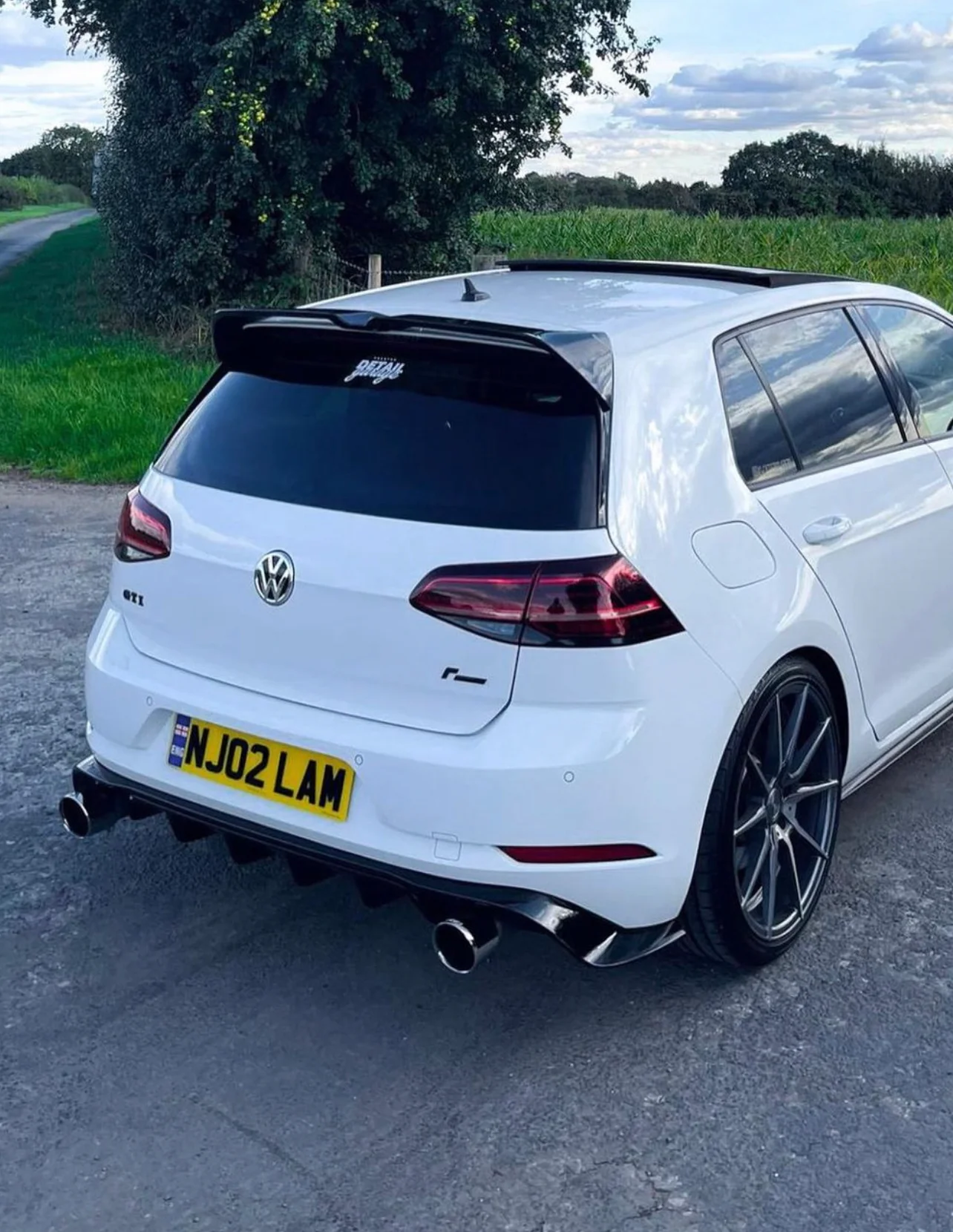 DAS Automotive Rear Diffuser in Gloss Black for Volkswagen Golf MK7.5 GTI - Image 2