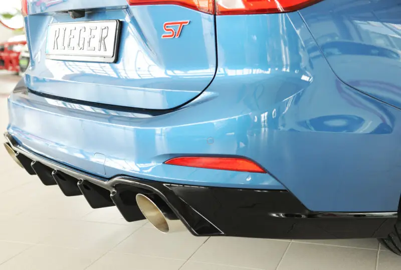 Rieger Ford Focus Mk4 ST Estate Rear Bumper Diffuser – Gloss Black (2018+) - Image 4