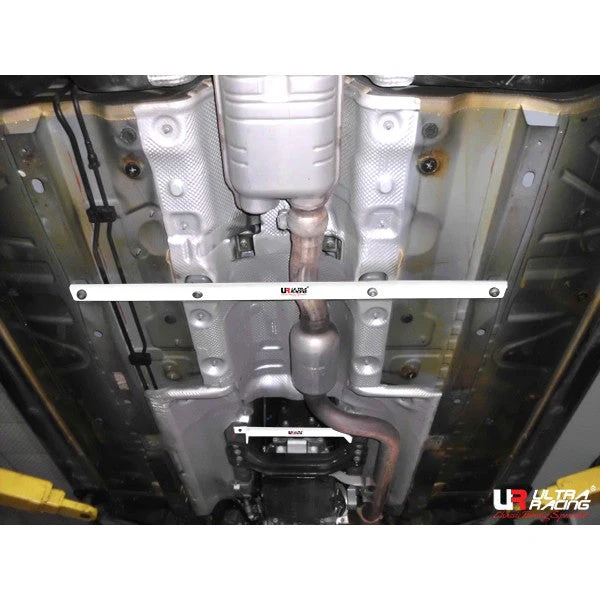 Ultra Racing Mercedes CLS (W218) Mid Lower Brace URML4-1838