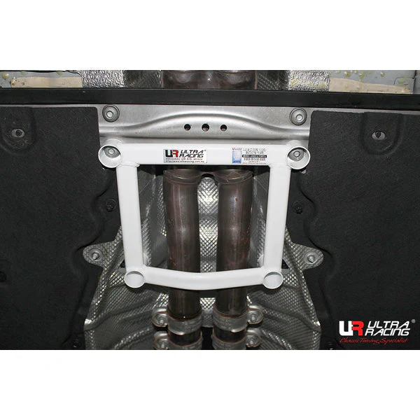 Ultra Racing Audi A6 (C7) Mid Lower Brace URKR-ML4-3011