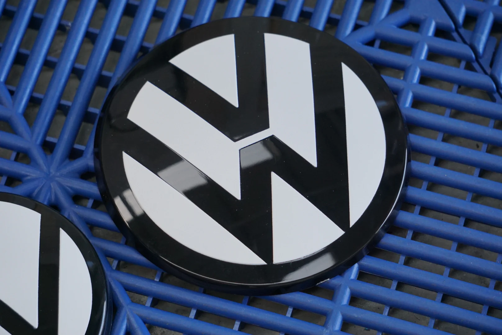 Volkswagen AW Polo MK6 / MK6.5 Black / White ACC RADAR Front and Rear Plastic Badge Overlays (2018+ Models) - Image 3