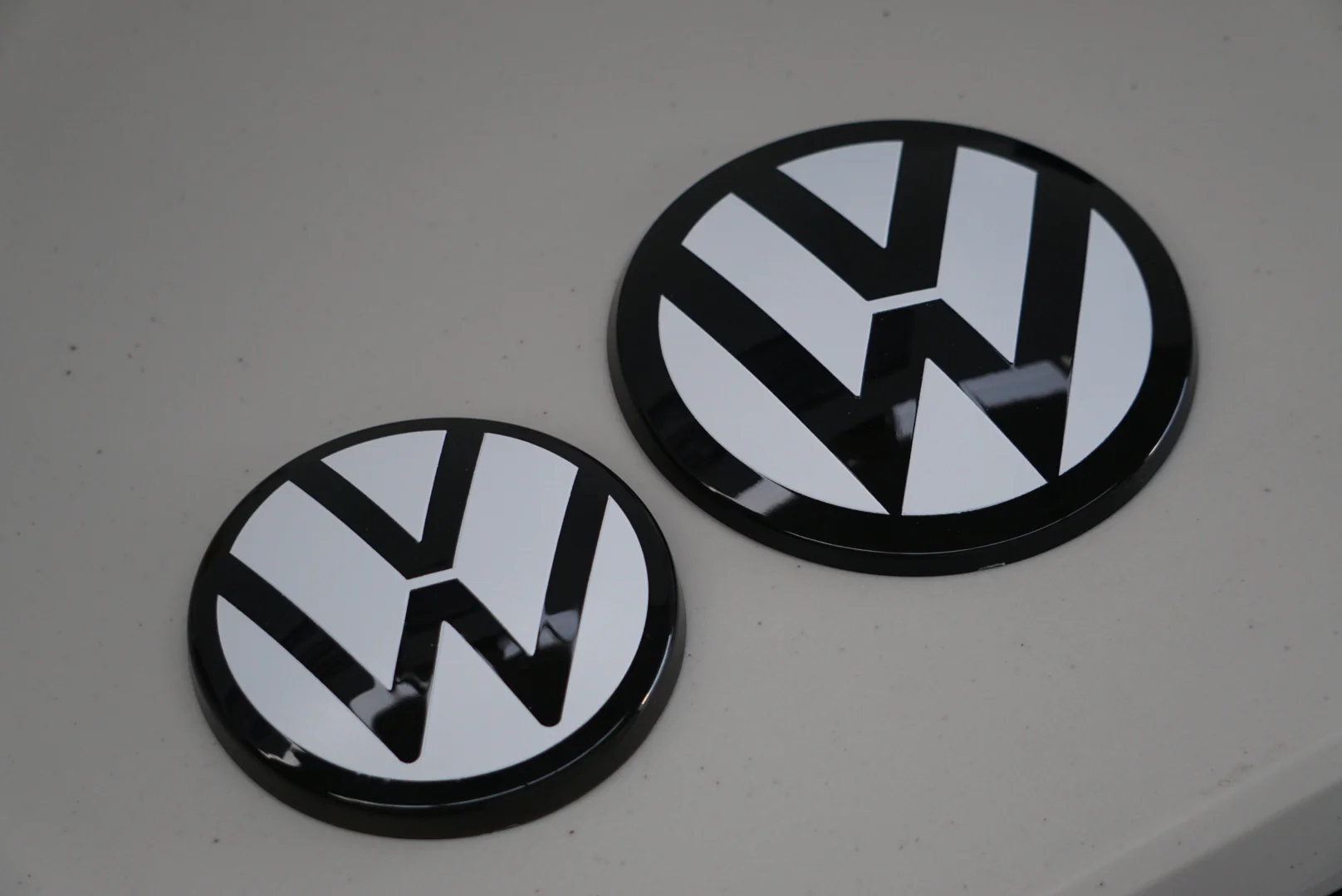 Volkswagen AW Polo MK6 / MK6.5 Black / White ACC RADAR Front and Rear Plastic Badge Overlays (2018+ Models) - Image 5