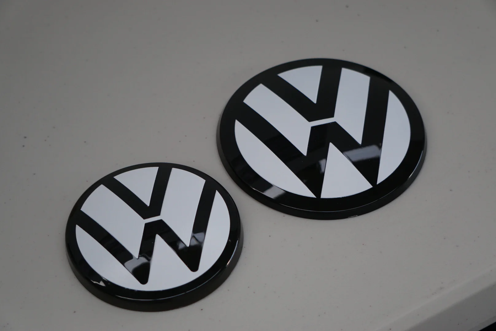 Volkswagen AW Polo MK6 / MK6.5 Black / White ACC RADAR Front and Rear Plastic Badge Overlays (2018+ Models) - Image 6