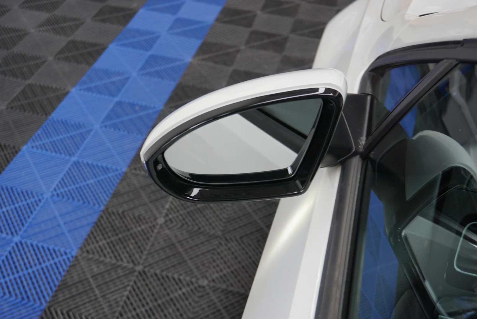 Volkswagen Golf MK7 / MK7.5 Gloss Black Wing Mirror Housing (2013-2019) - Image 4