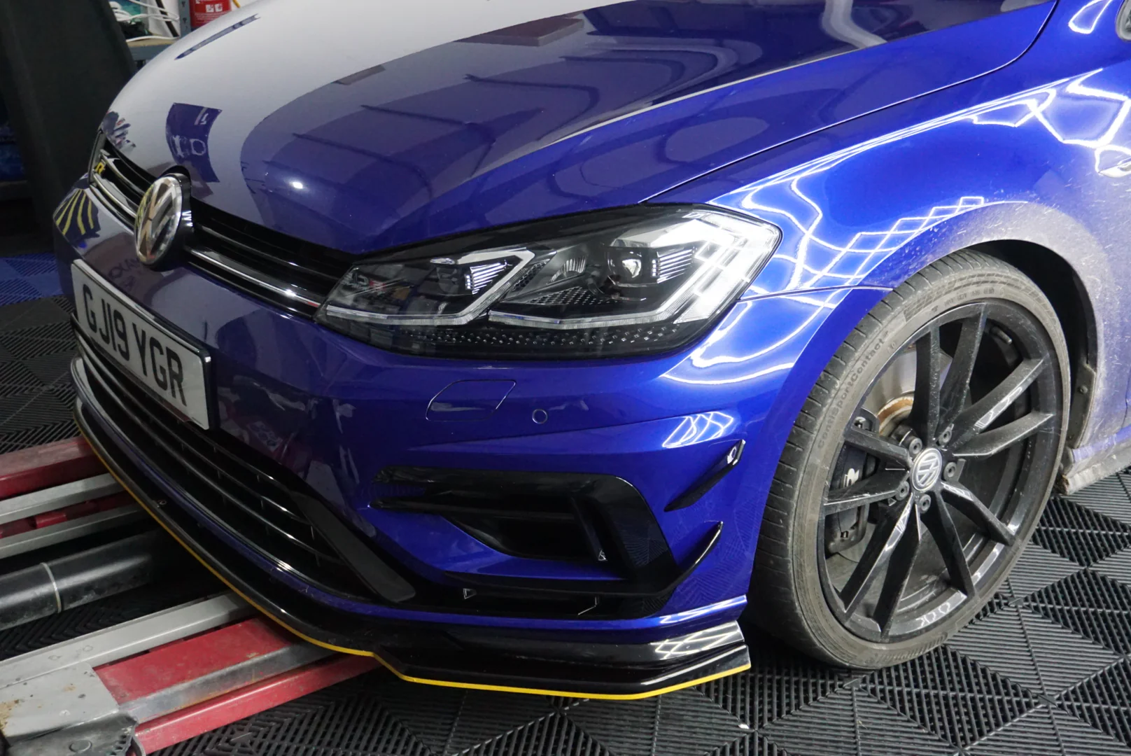 Volkswagen Golf MK7 / MK7.5 R GTI GTD Gloss Black 4 Piece Canard Kit (2013 - 2021) | DAS Automotive - Image 3