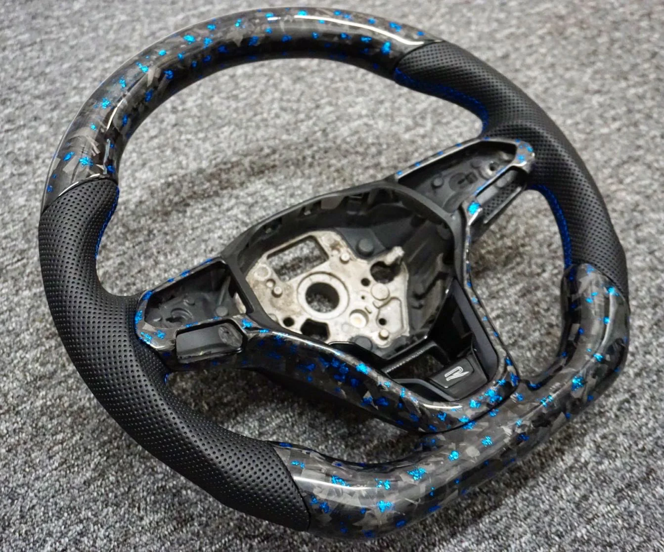 Volkswagen Golf MK8 Carbon Fibre Steering Wheel (2020+ Models) - Image 11