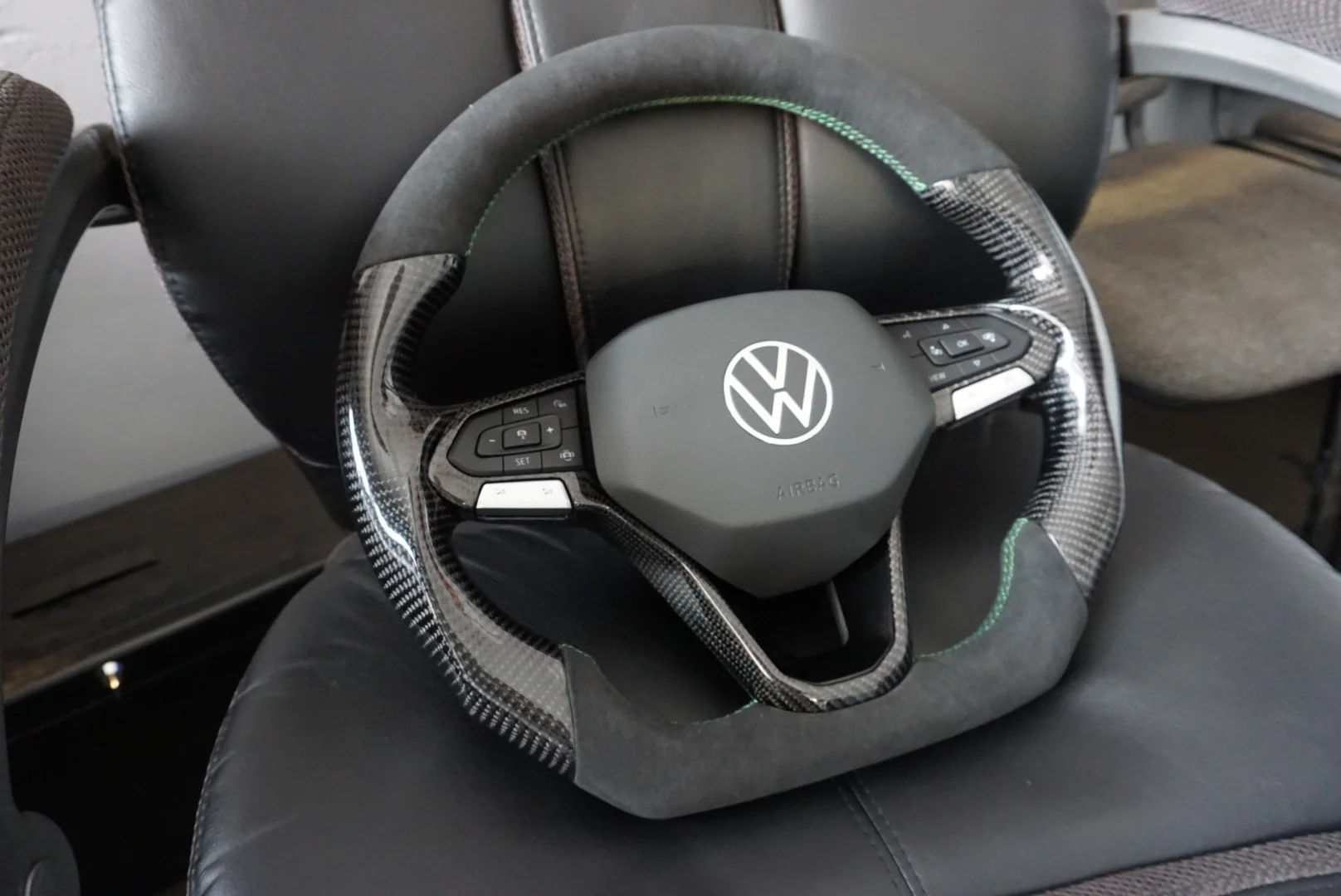Volkswagen Golf MK8 Carbon Fibre Steering Wheel (2020+ Models) - Image 3