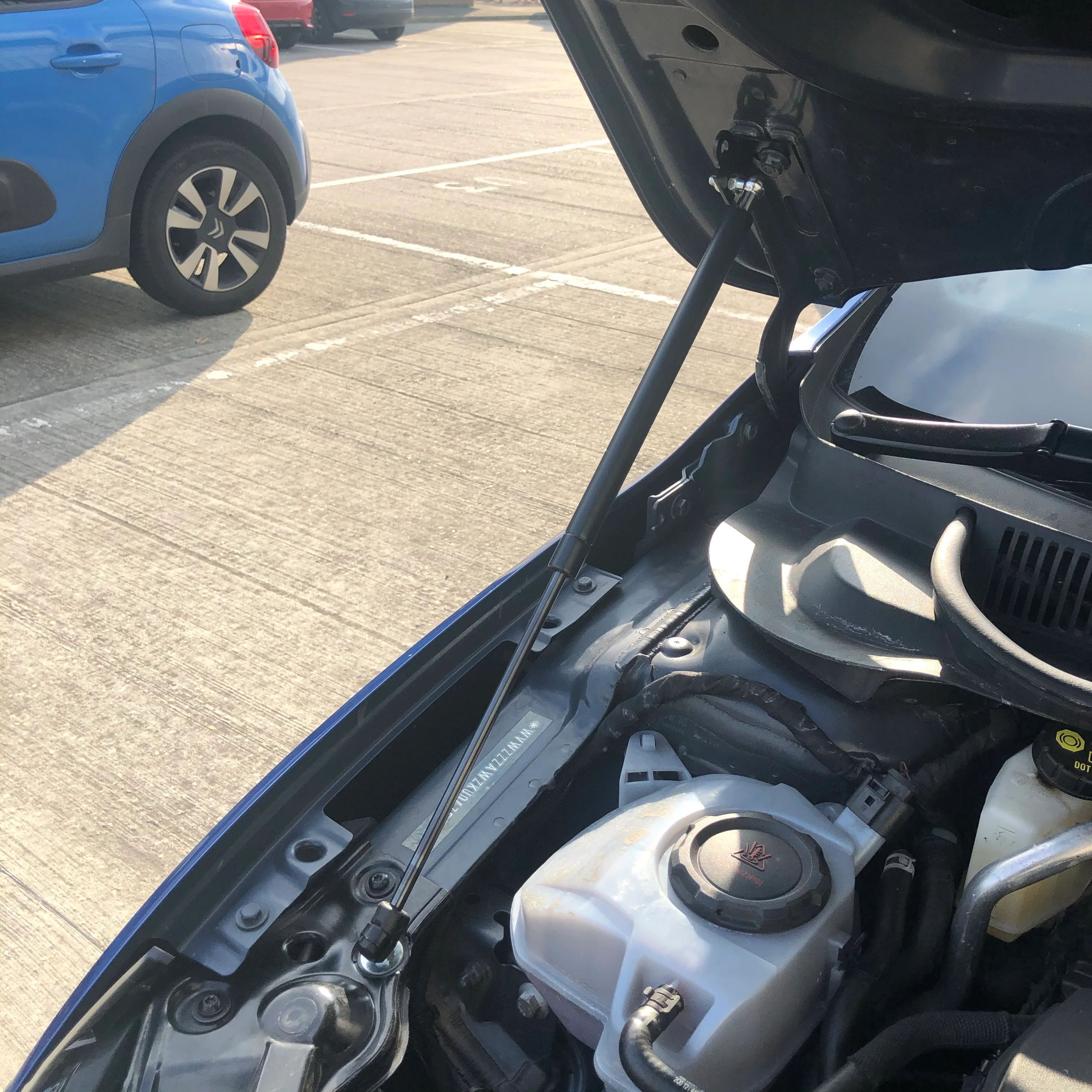 ELEVATE Volkswagen Polo AW Gas Bonnet / Hood Struts (2018+ Models / MK6) - Image 3