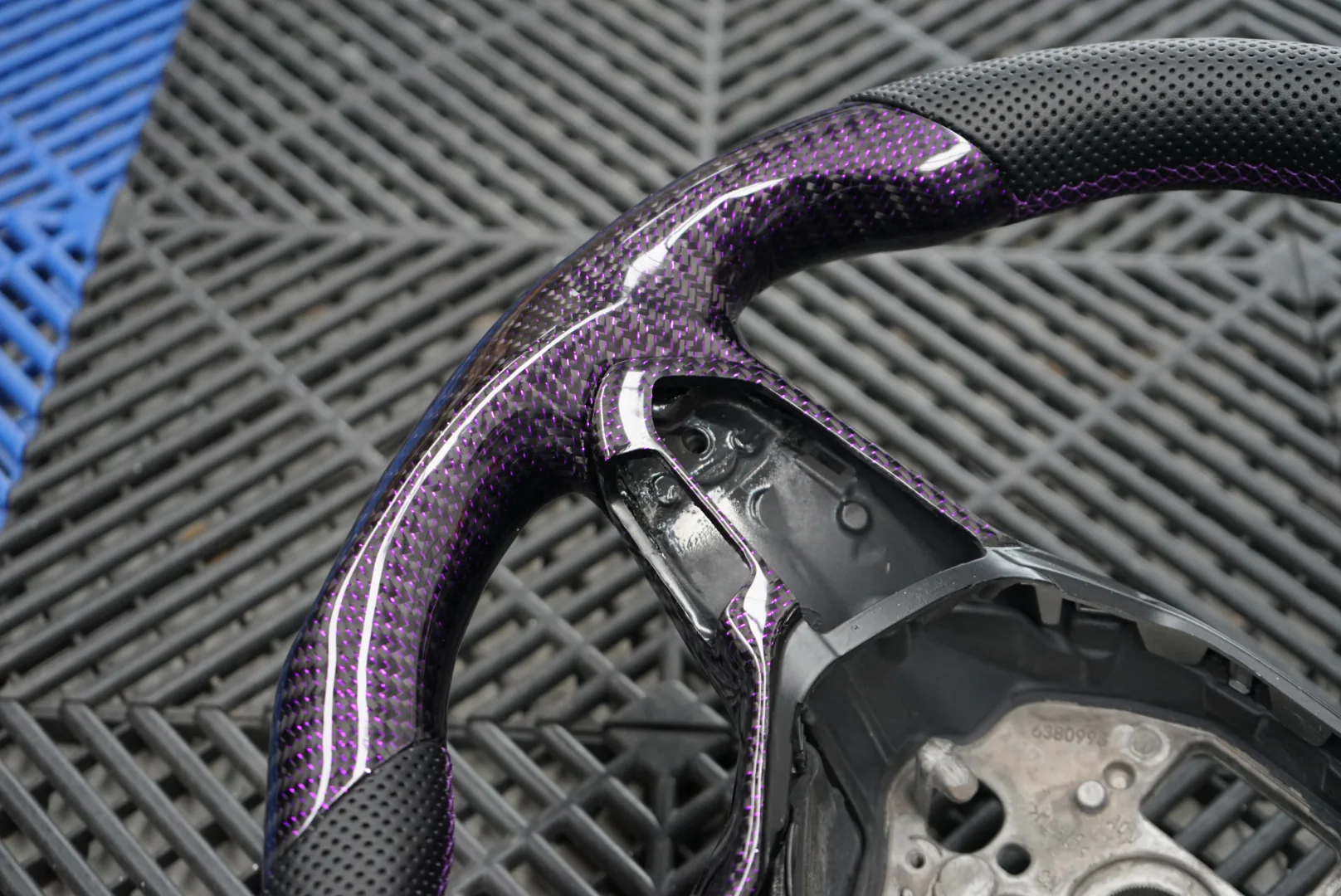 Volkswagen Transporter T6.1 Carbon Fibre Steering Wheel (2020+ Models) - Image 9
