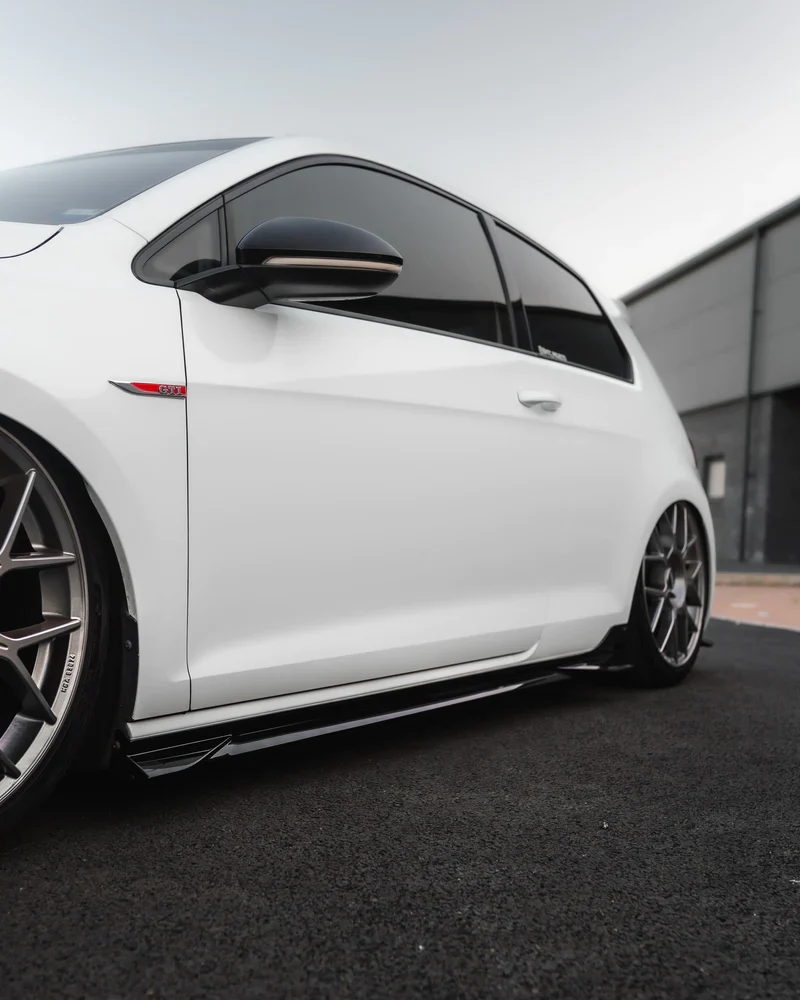 VW GOLF R & GOLF GTI MK7 / MK7.5 EVO-1 GLOSS BLACK SIDE SKIRTS BY ZAERO (2014-2020) - Image 3